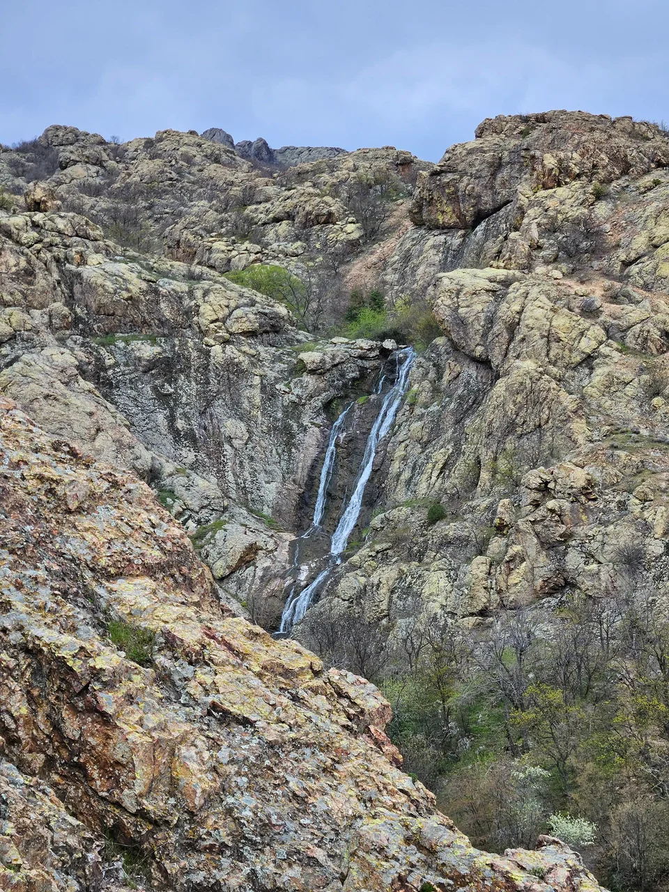 Serpent waterfall