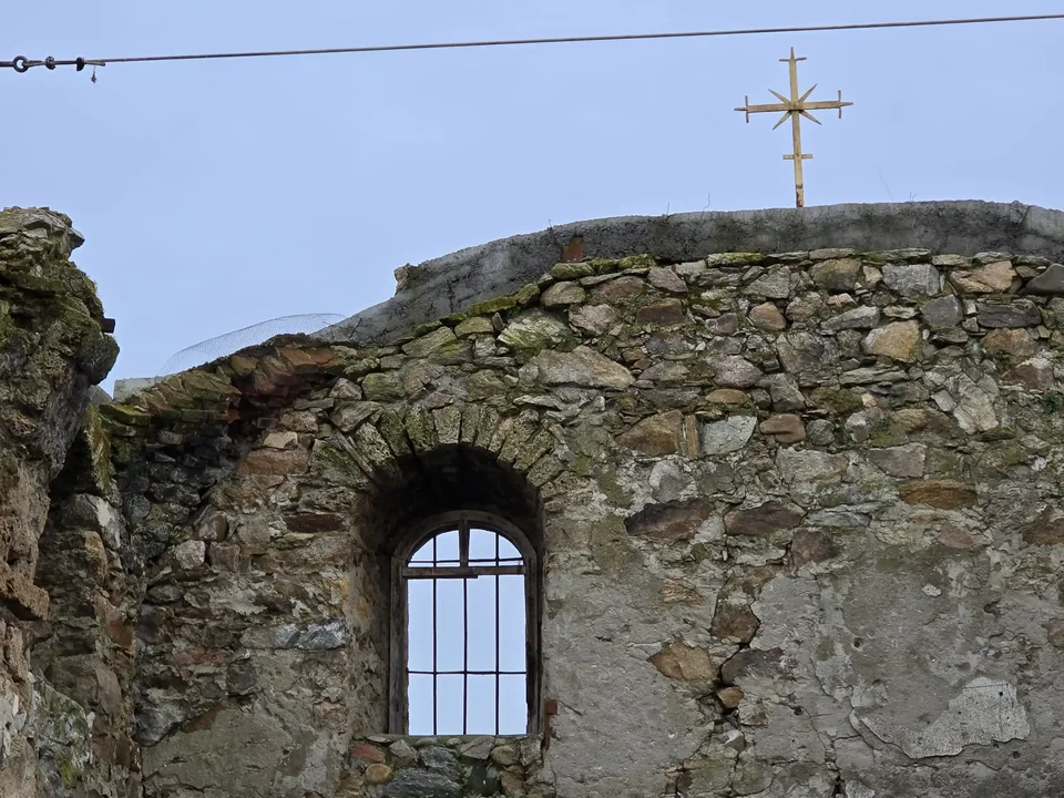 Church inside zoomed