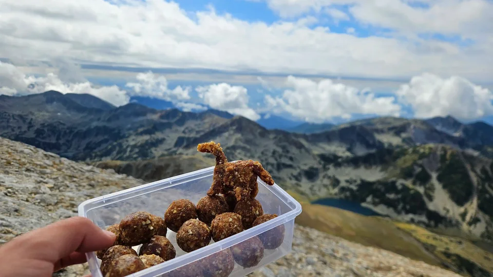 Trail snacks above the Pirin ridges